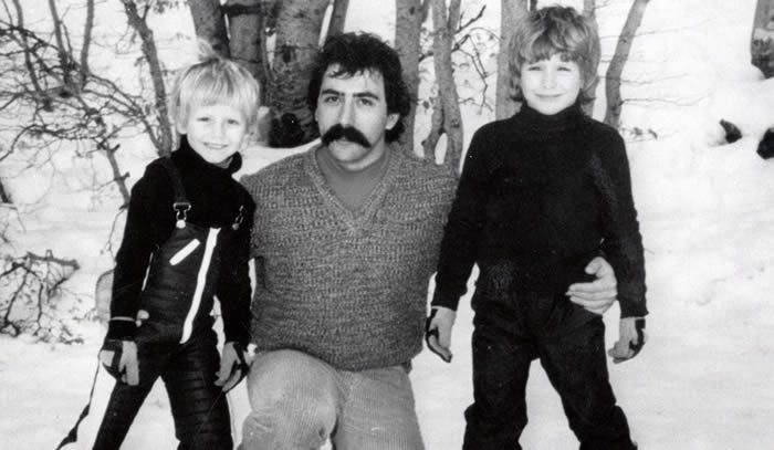  Un des assassins, Jean-Bruno ­Finochietti, instituteur, avec ses deux fils, ­Dominique, 6 ans, Henri, 8 ans. Il a été libéré dès le 23 juillet 1994 