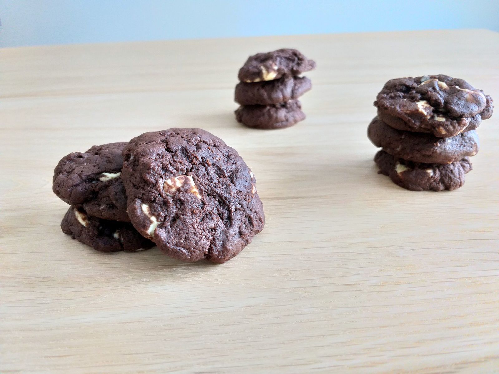 Cookies au cacao et ses pépites de chocolat blanc