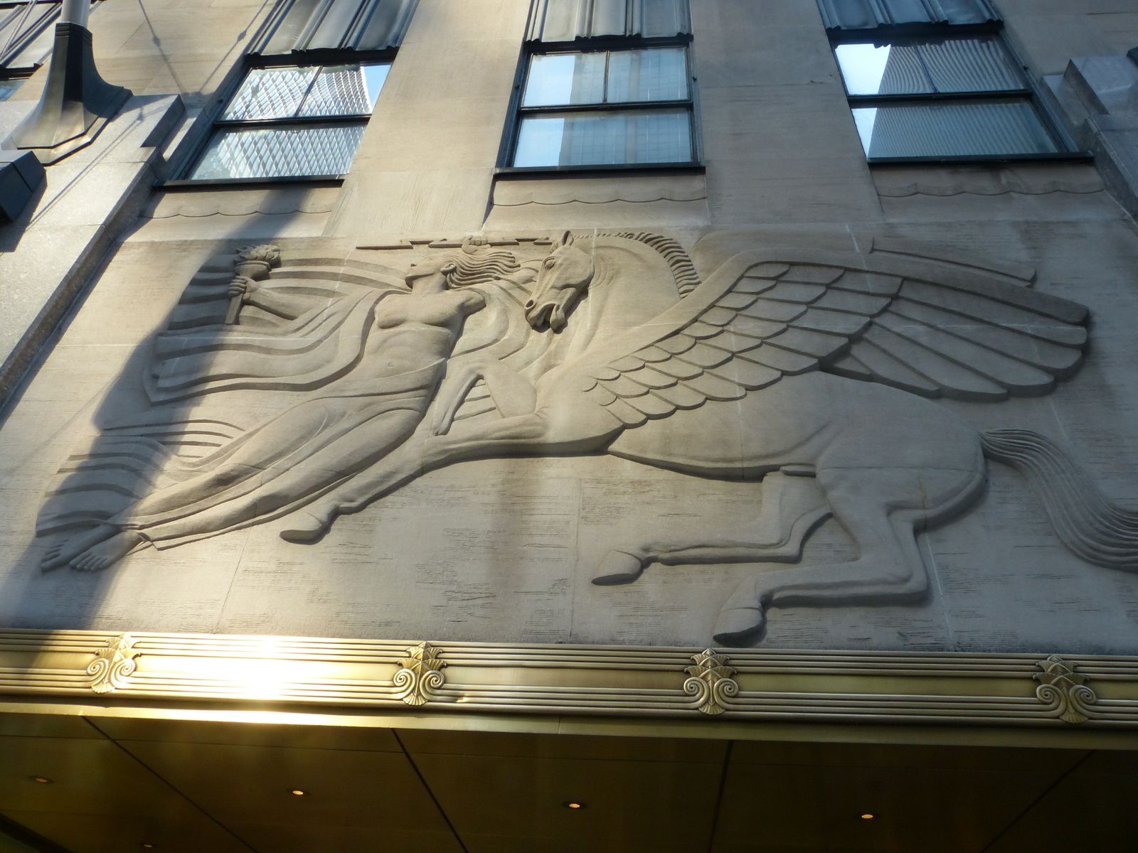 des femmes dans manhattan , photos de juin 2014....