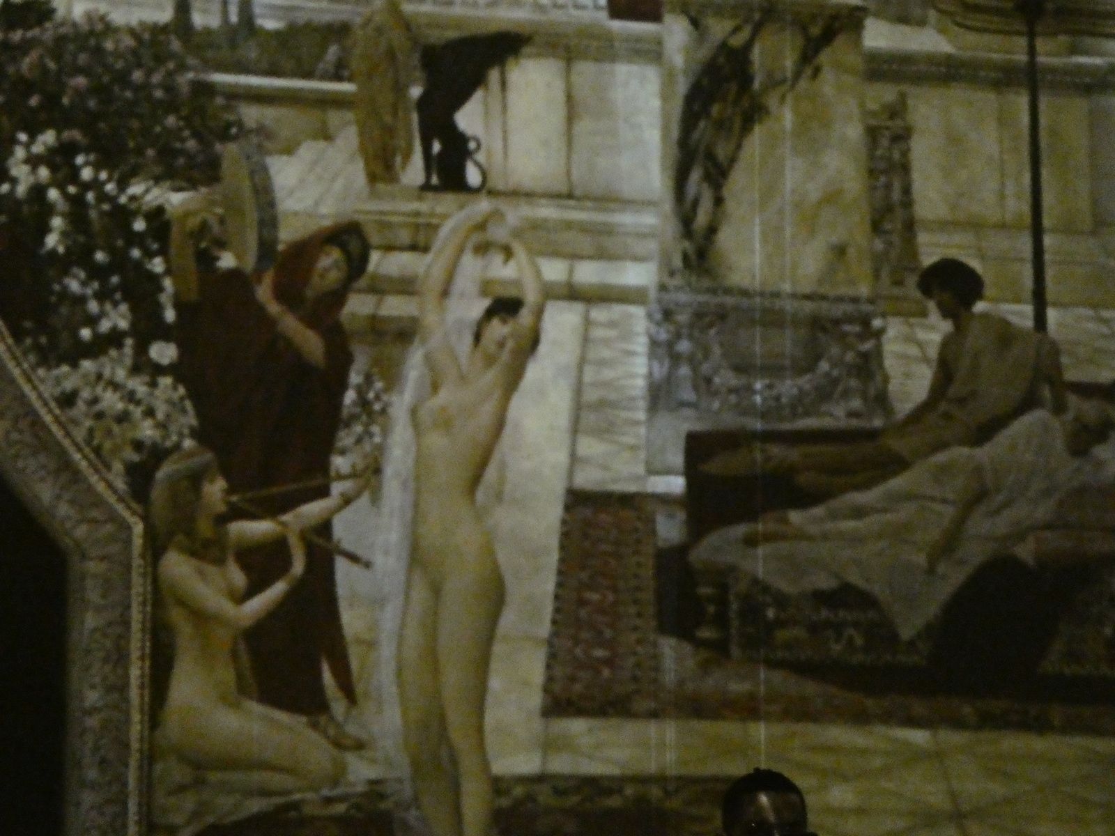 c'est à l'Atelier des lumières 38 rue St Maur 75011 PARIS....c'est à vivre = une immersion dans l'art !