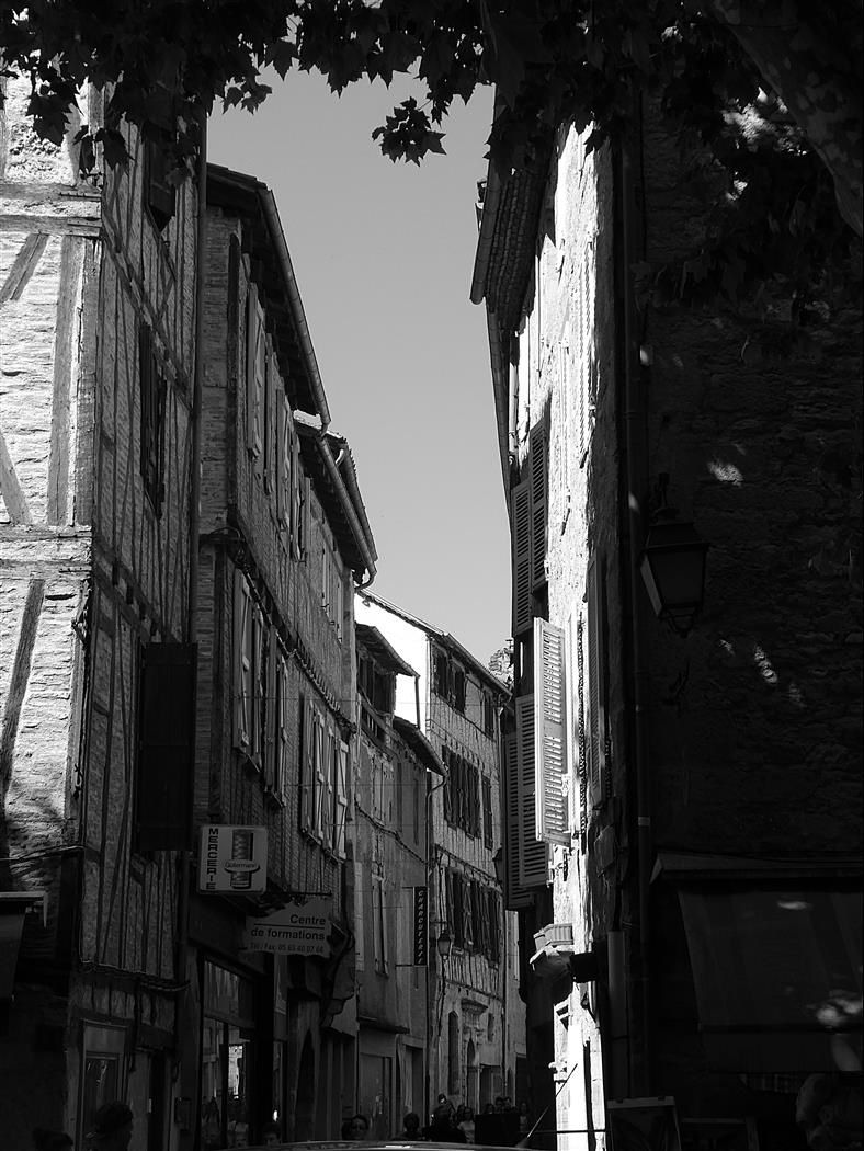 je suis de plus en plus tenté par le noir et blanc ! qu'en pensez vous ?