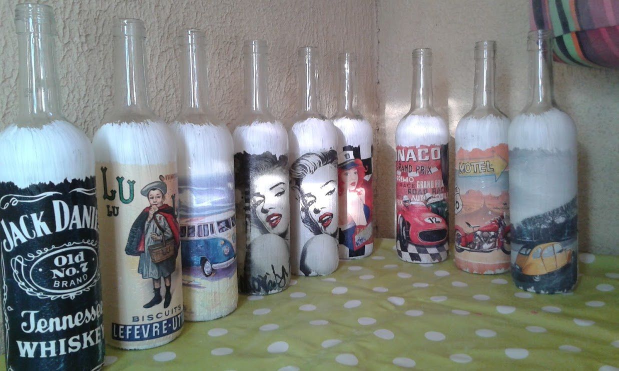 Quelques bouteilles décorés sur le thème rock an roll et vintage années 50 pour vos tables