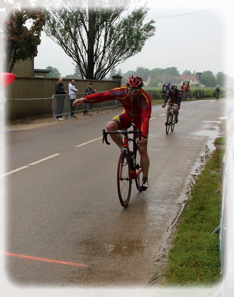 Photo d'archives, victoire de Jean-Yves en UFOLEP GS en 2016 (merci à Catherine pour la photo)