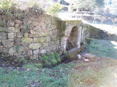 Auriac, Saint Rome de Tarn, 12490, Tarn, faïsses, châteaux, randos, village, troglodyte, fontaine