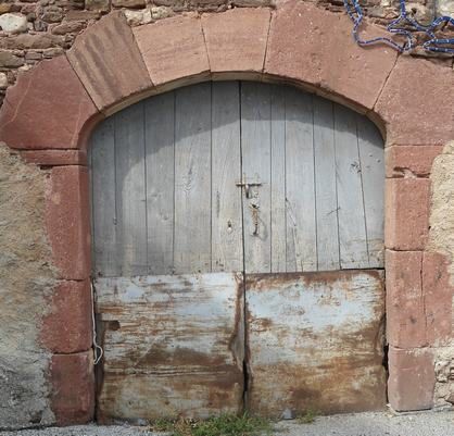 Salmanac, Vabres l’Abbaye, 12400, Sud Aveyron, église, sarcophages, Saint Privat, Jean Pujol, salmanacoise, illuminations, aqueduc, croix,