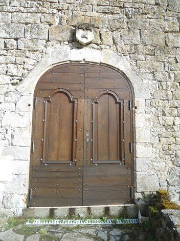 La Sorgues prend sa source au sud de Saint Affrique, c'est la résurgence de Sorgues. Après un parcours d’une quarantaine de kilomètres, elle se jette dans le Dourdou de Camarès à Vabres l’Abbaye