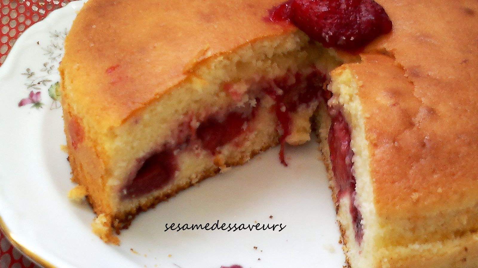 Gateau Fourre Aux Fraises Le Sesame Des Saveurs