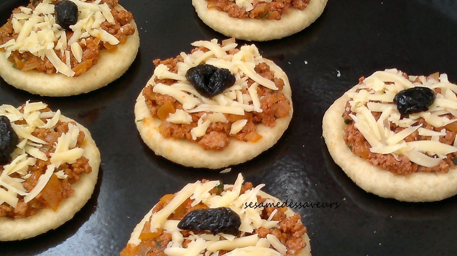 Mini-pizzas à la viande - Le Sésame Des Saveurs