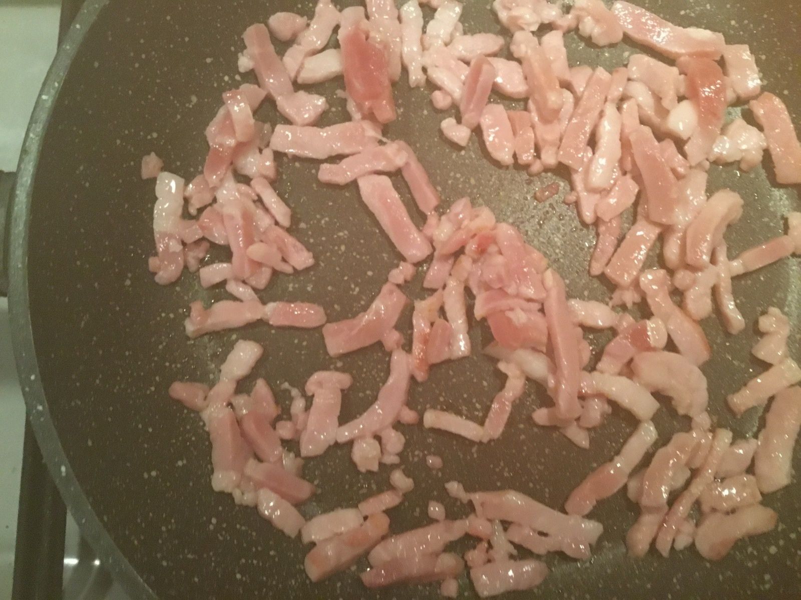 cuisson des lardons nature à la poêle (sans matière grasse)