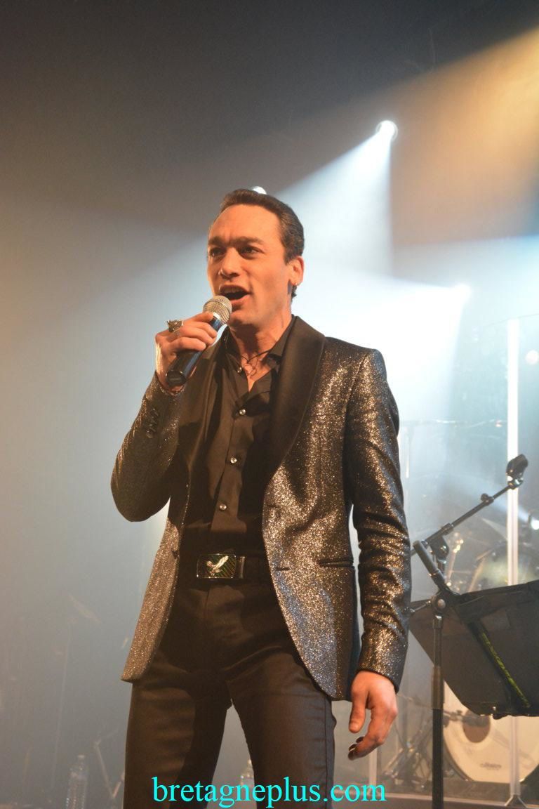 La voix de Johnny avec Jean Baptiste Guegan en concert au Casino du Val André