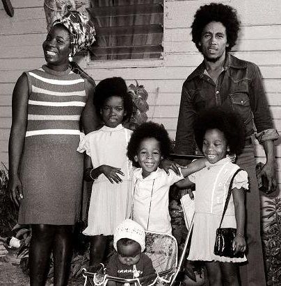 «Bob MARLEY (1945-1981) : un rebelle lumineux, symbole universel de la conscience noire et défenseur des opprimés» par M. Amadou Bal BA - http://baamadou.over-blog.fr/