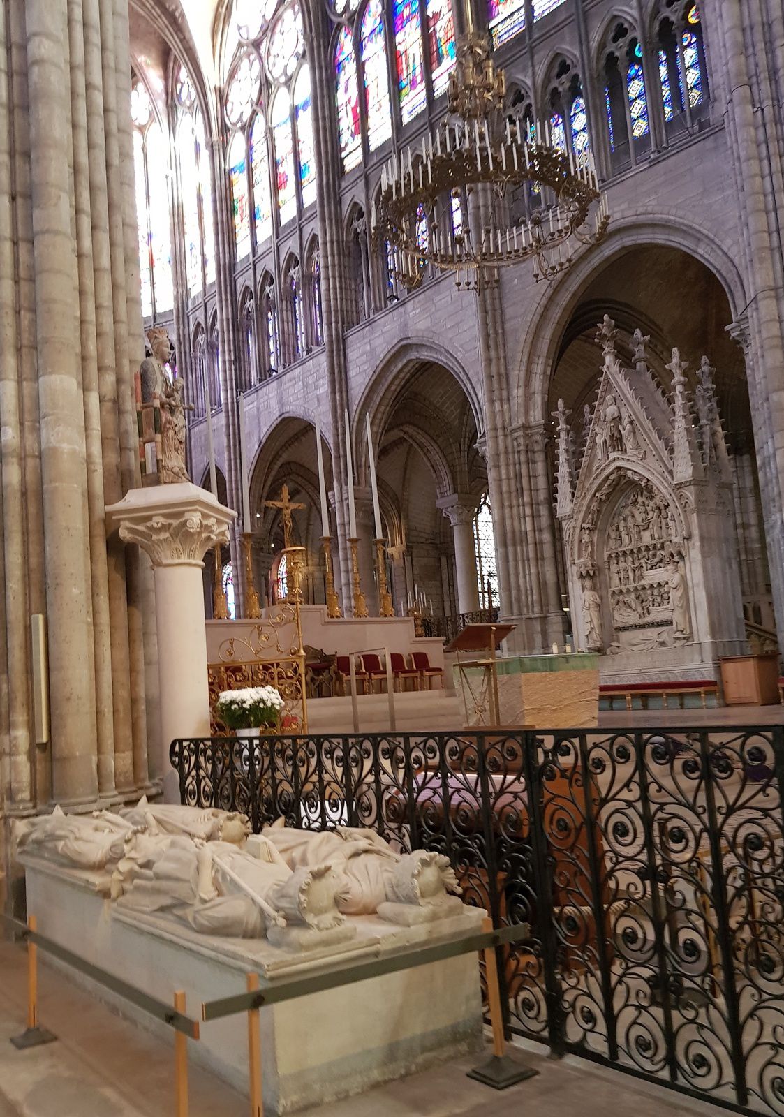 «La Basilique Saint-Denis et les sépultures des Rois de France» par M. Amadou Bal BA - http://baamadou.over-blog.fr/