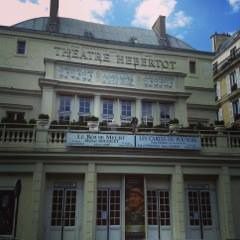 Le Théâtre Hébertot présente sa nouvelle saison...