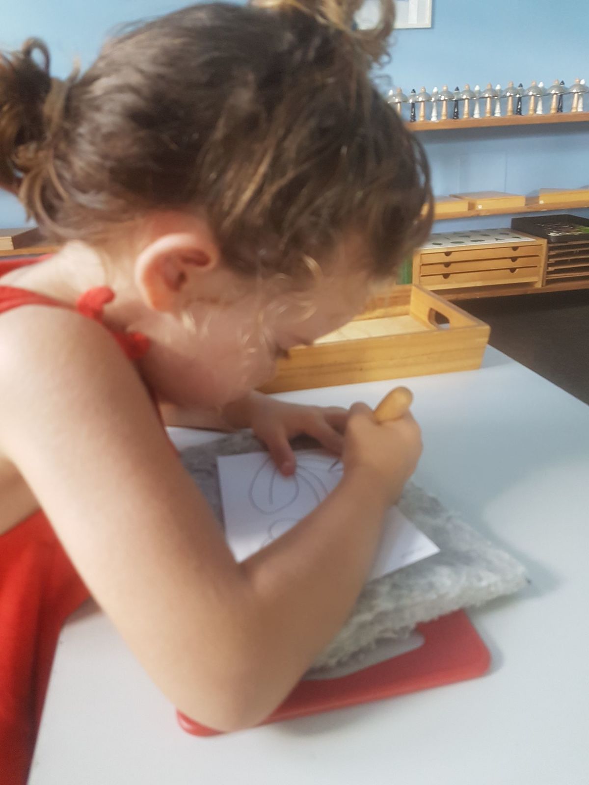 Le travail de Madonie à l'école Montessori pour sa 2ème année
