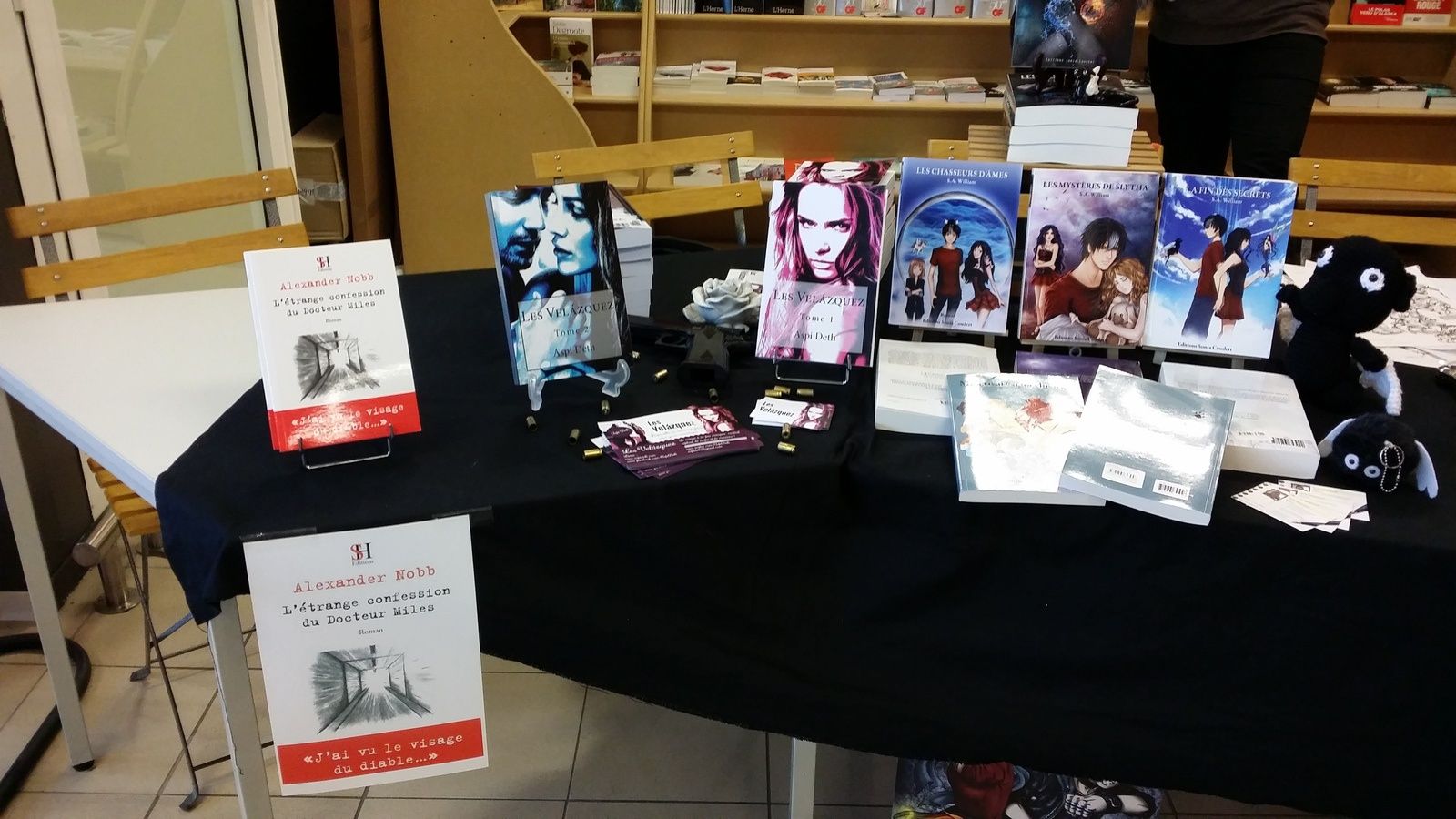 Séance de dédicace Thema Hyperlibrairie : compte-rendu (photos + vidéo)