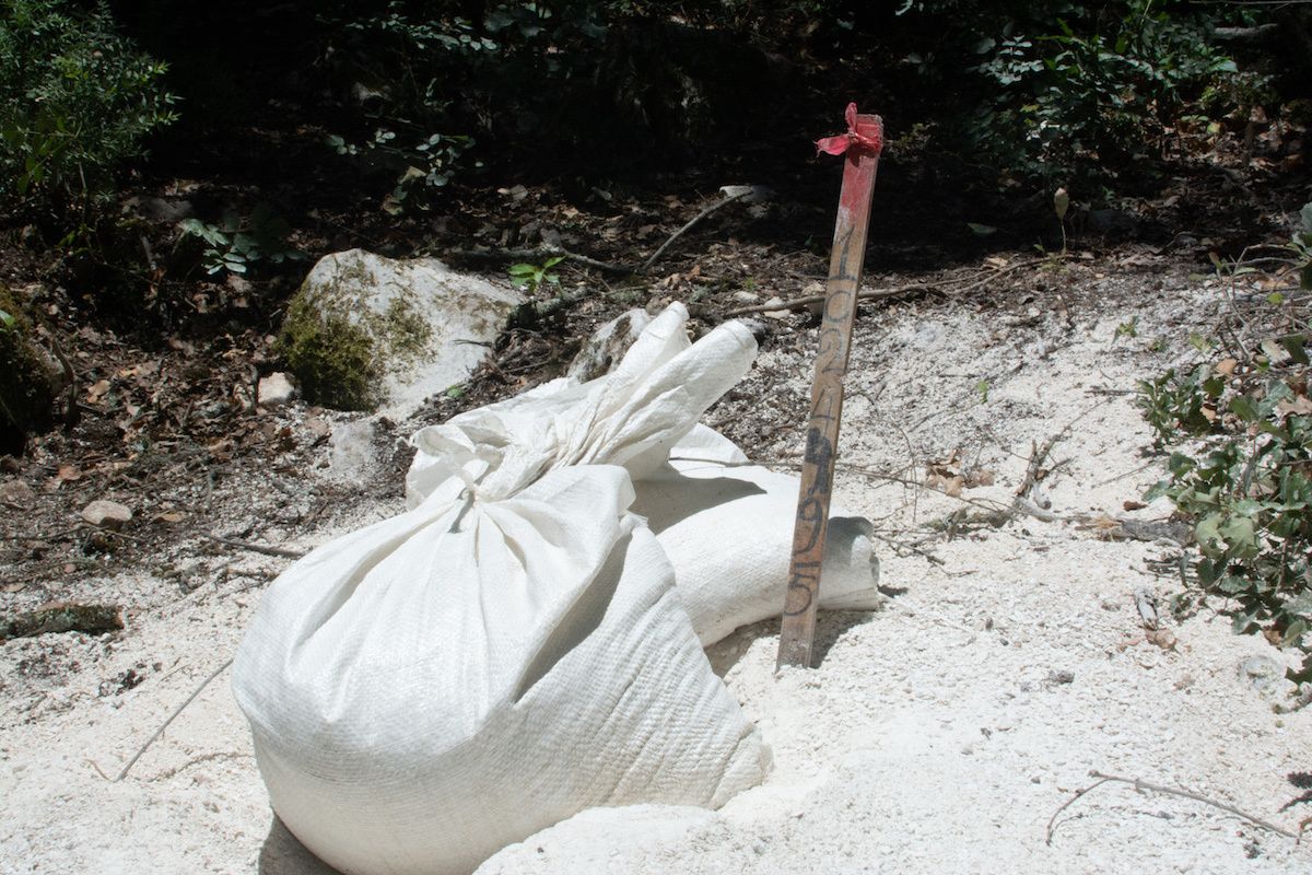 Des sacs de sables ont été déposés à l’endroit ou les explosifs ont été utilisés. « D’ici un an, ils auront fini les tests sismiques, ensuite ce sera le moment des premiers forages »
