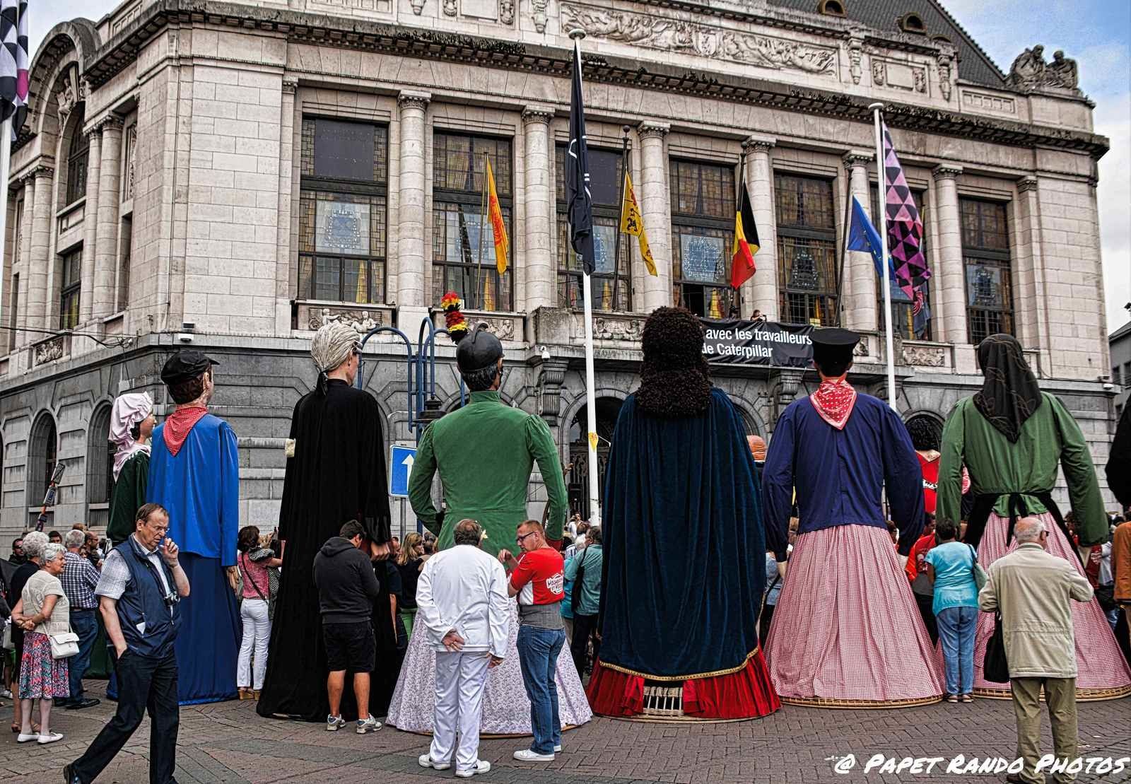 Dans le cadre des 350 ans de Charleroi (ma Ville ne a Charleroi le 3 septembre même jour que  Charleroi) les 60 ans de Mariage de nos Géants ( avec la participations de Géants de Ath, Mons, Bruxelles, etc etc ) VIVE LA WALLONIE 