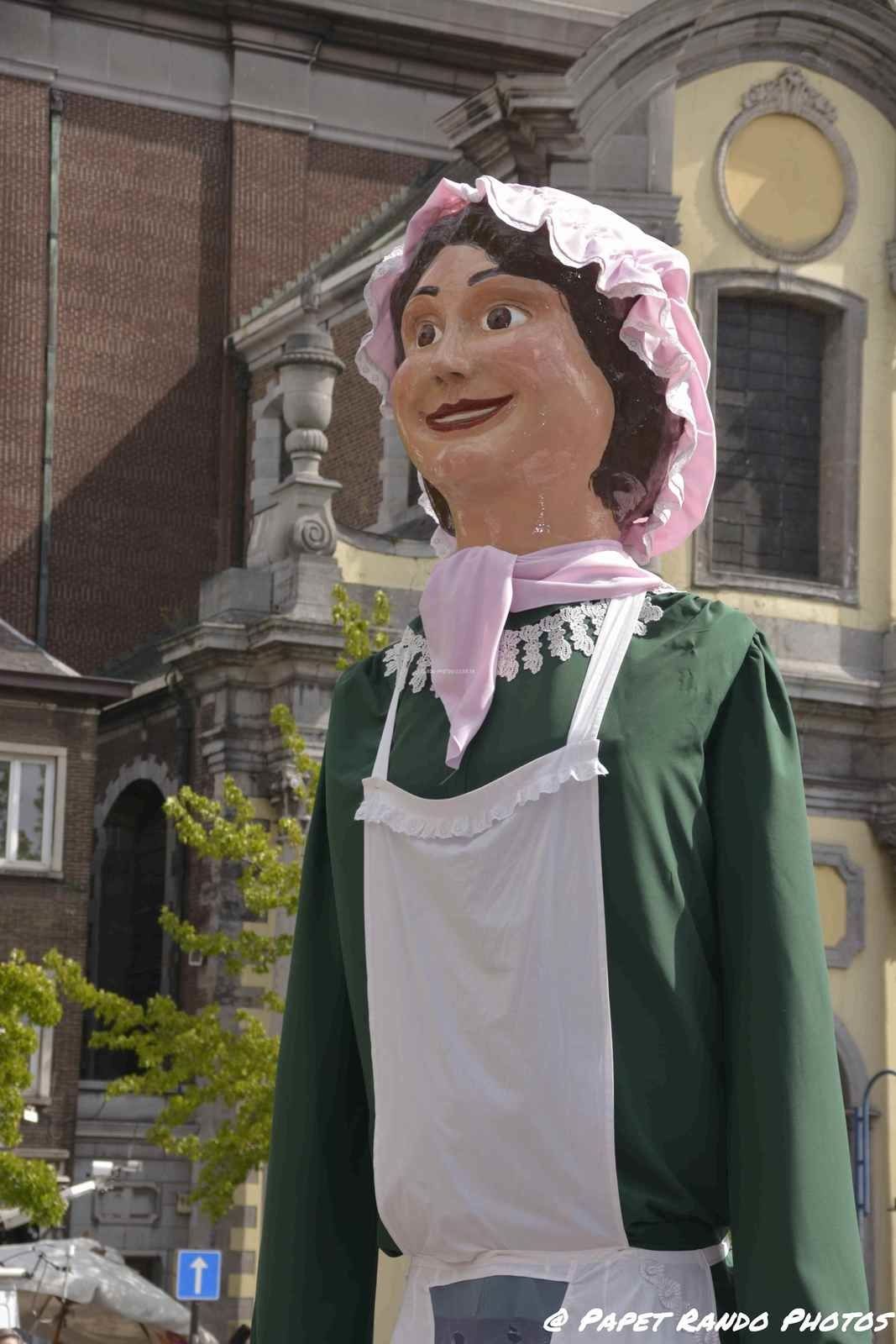 Dans le cadre des 350 ans de Charleroi (ma Ville ne a Charleroi le 3 septembre même jour que  Charleroi) les 60 ans de Mariage de nos Géants ( avec la participations de Géants de Ath, Mons, Bruxelles, etc etc ) VIVE LA WALLONIE 