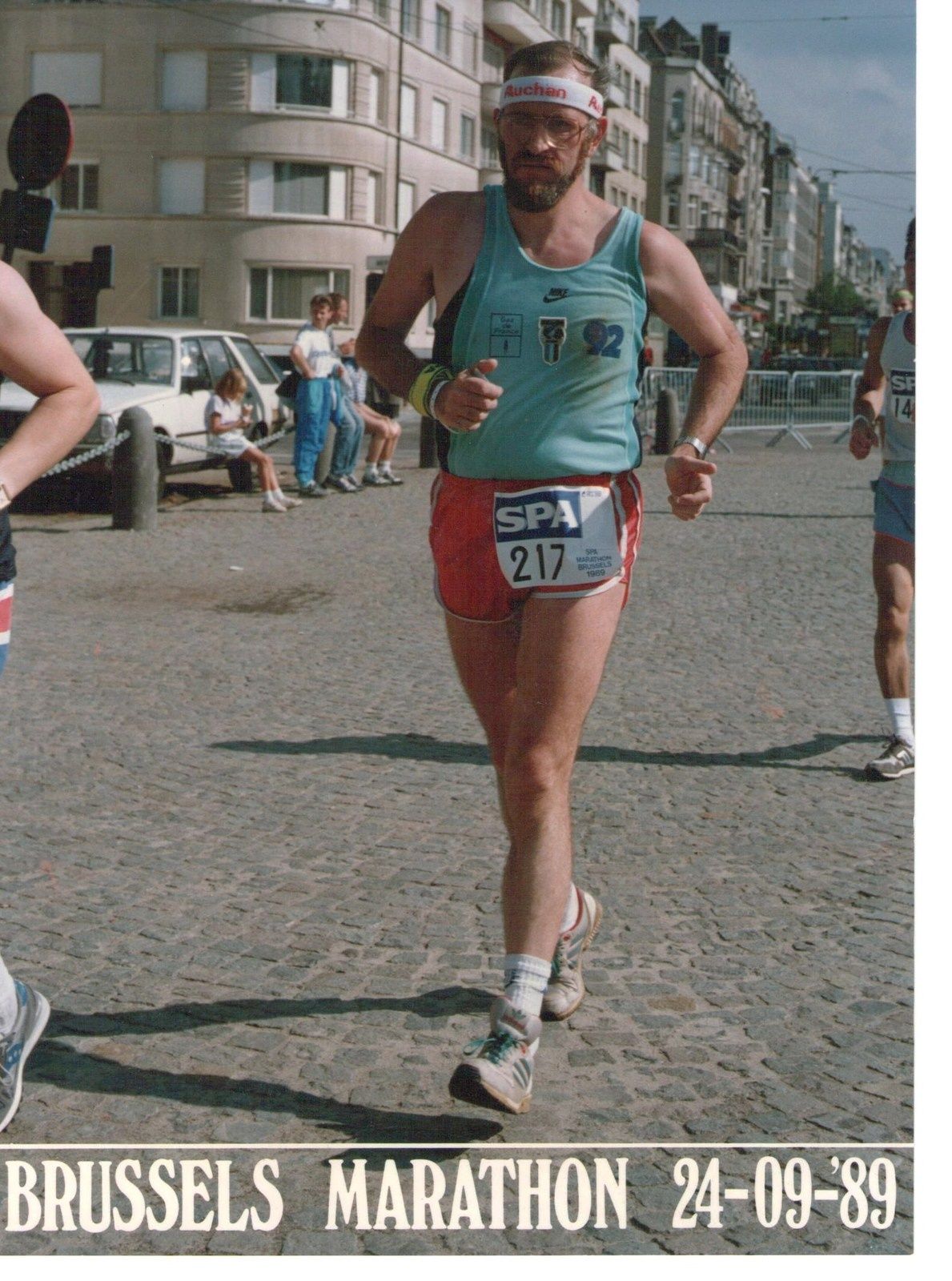 Une vie de sports , (la mienne) Debut La Marche: en 1973 ( 20 km dans ma commune sur un pari ) puis 3 semaines apres Championnat Europe Marche a Pespinster 50 km, tout cela en n'ayant fait aucun sport avant, pui passé sur les longues distances 100 km, 24H etc fondateur du club Spiridon IAUBF, & passage a la courses a pied ( terminé 120 x Marathons (avec 42km de Berlin, Paris, Bruxelles, Albi, etc), 40x 100 km (avec Millau, Belves, Montlucon, plusieurs Championnat de France) 24 H de Biarritz, Gap, Jabbeke Suite a un accident sportif en 1984 ( renversé par un chauffard 42 km au Canada  Chicoutimi)  passé peu a peu au VTT( 3x Paris-Roubaix) & Cyclosportives Masters surtout en France avec 8 ans au Velo Club La Pomme MARSEILLE ( + de 106.500 km a pied & 120.000 km Velo   Maintenant, suite probl