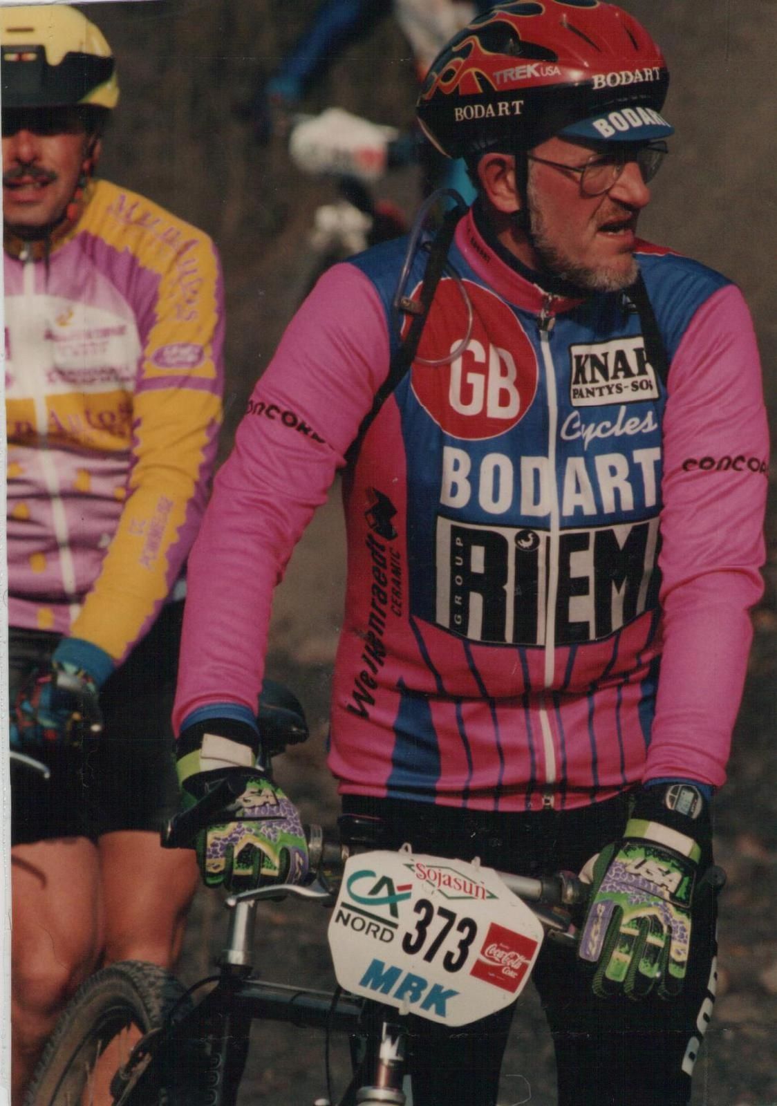 Une vie de sports , (la mienne) Debut La Marche: en 1973 ( 20 km dans ma commune sur un pari ) puis 3 semaines apres Championnat Europe Marche a Pespinster 50 km, tout cela en n'ayant fait aucun sport avant, pui passé sur les longues distances 100 km, 24H etc fondateur du club Spiridon IAUBF, & passage a la courses a pied ( terminé 120 x Marathons (avec 42km de Berlin, Paris, Bruxelles, Albi, etc), 40x 100 km (avec Millau, Belves, Montlucon, plusieurs Championnat de France) 24 H de Biarritz, Gap, Jabbeke Suite a un accident sportif en 1984 ( renversé par un chauffard 42 km au Canada  Chicoutimi)  passé peu a peu au VTT( 3x Paris-Roubaix) & Cyclosportives Masters surtout en France avec 8 ans au Velo Club La Pomme MARSEILLE ( + de 106.500 km a pied & 120.000 km Velo   Maintenant, suite probl