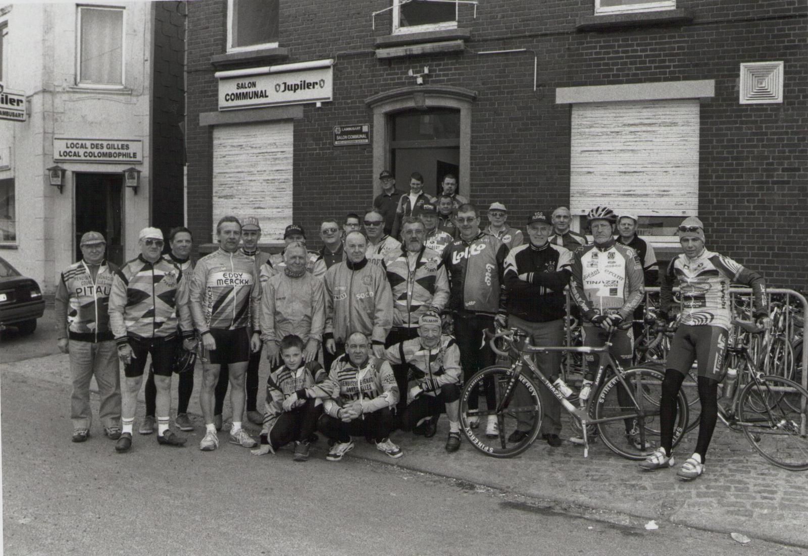 Une vie de sports , (la mienne) Debut La Marche: en 1973 ( 20 km dans ma commune sur un pari ) puis 3 semaines apres Championnat Europe Marche a Pespinster 50 km, tout cela en n'ayant fait aucun sport avant, pui passé sur les longues distances 100 km, 24H etc fondateur du club Spiridon IAUBF, & passage a la courses a pied ( terminé 120 x Marathons (avec 42km de Berlin, Paris, Bruxelles, Albi, etc), 40x 100 km (avec Millau, Belves, Montlucon, plusieurs Championnat de France) 24 H de Biarritz, Gap, Jabbeke Suite a un accident sportif en 1984 ( renversé par un chauffard 42 km au Canada  Chicoutimi)  passé peu a peu au VTT( 3x Paris-Roubaix) & Cyclosportives Masters surtout en France avec 8 ans au Velo Club La Pomme MARSEILLE ( + de 106.500 km a pied & 120.000 km Velo   Maintenant, suite probl