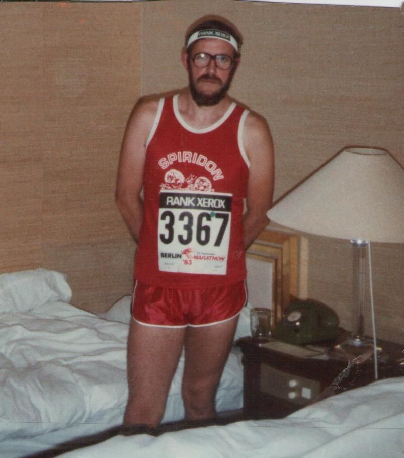 Une vie de sports , (la mienne) Debut La Marche: en 1973 ( 20 km dans ma commune sur un pari ) puis 3 semaines apres Championnat Europe Marche a Pespinster 50 km, tout cela en n'ayant fait aucun sport avant, pui passé sur les longues distances 100 km, 24H etc fondateur du club Spiridon IAUBF, & passage a la courses a pied ( terminé 120 x Marathons (avec 42km de Berlin, Paris, Bruxelles, Albi, etc), 40x 100 km (avec Millau, Belves, Montlucon, plusieurs Championnat de France) 24 H de Biarritz, Gap, Jabbeke Suite a un accident sportif en 1984 ( renversé par un chauffard 42 km au Canada  Chicoutimi)  passé peu a peu au VTT( 3x Paris-Roubaix) & Cyclosportives Masters surtout en France avec 8 ans au Velo Club La Pomme MARSEILLE ( + de 106.500 km a pied & 120.000 km Velo   Maintenant, suite probl