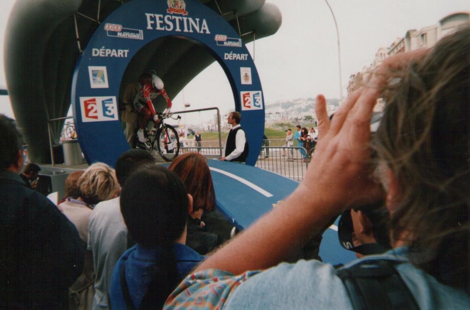 Une vie de sports , (la mienne) Debut La Marche: en 1973 ( 20 km dans ma commune sur un pari ) puis 3 semaines apres Championnat Europe Marche a Pespinster 50 km, tout cela en n'ayant fait aucun sport avant, pui passé sur les longues distances 100 km, 24H etc fondateur du club Spiridon IAUBF, & passage a la courses a pied ( terminé 120 x Marathons (avec 42km de Berlin, Paris, Bruxelles, Albi, etc), 40x 100 km (avec Millau, Belves, Montlucon, plusieurs Championnat de France) 24 H de Biarritz, Gap, Jabbeke Suite a un accident sportif en 1984 ( renversé par un chauffard 42 km au Canada  Chicoutimi)  passé peu a peu au VTT( 3x Paris-Roubaix) & Cyclosportives Masters surtout en France avec 8 ans au Velo Club La Pomme MARSEILLE ( + de 106.500 km a pied & 120.000 km Velo   Maintenant, suite probl