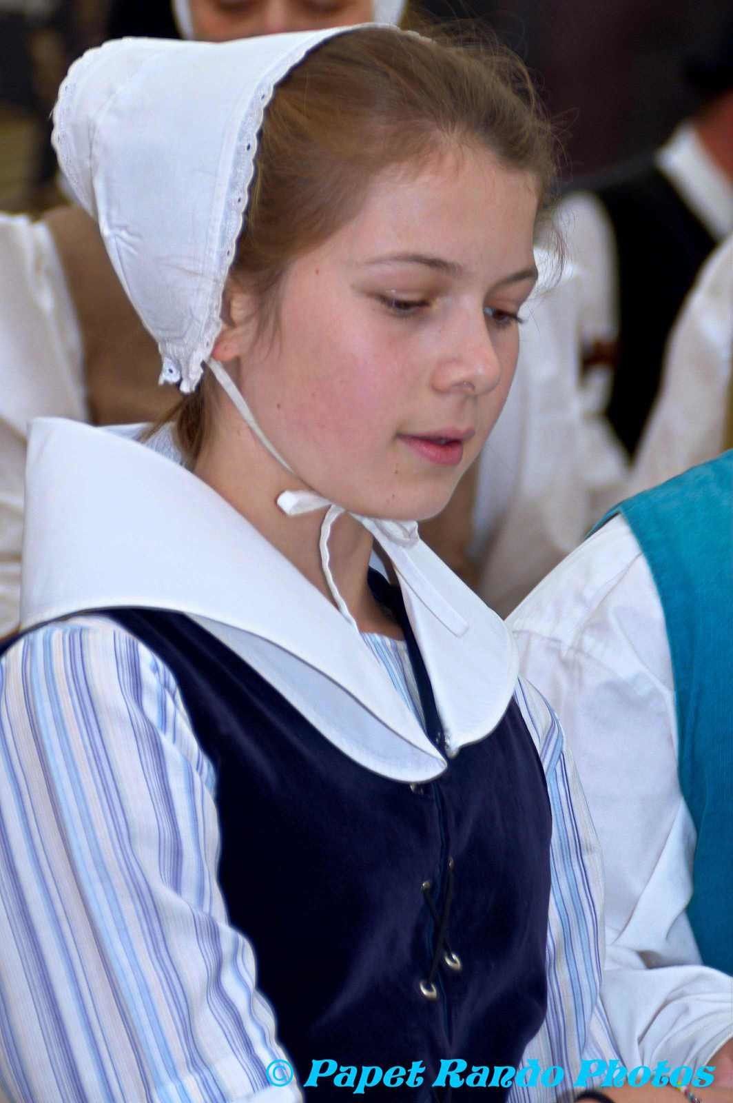 Comme  chaque année une bonne ambiance, VIVE LA WALLONIE, photos Les Celebres Molons, Les Alfers Namurois, La Frairie des Masuis et Cotelis Jambois,Les Alfers,Zouaves de Malonne, Alba Pipe Band 