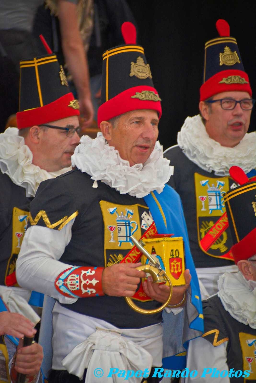 Comme  chaque année une bonne ambiance, VIVE LA WALLONIE, photos Les Celebres Molons, Les Alfers Namurois, La Frairie des Masuis et Cotelis Jambois,Les Alfers,Zouaves de Malonne, Alba Pipe Band 
