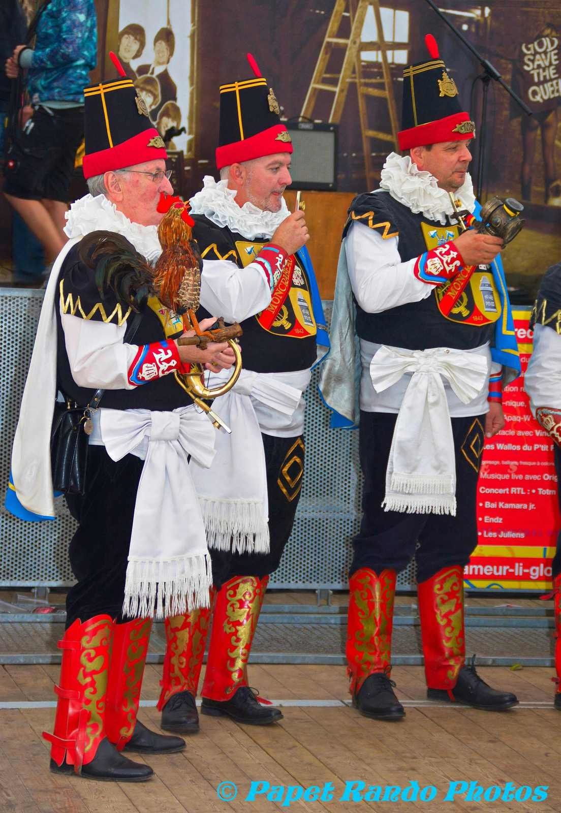 Comme  chaque année une bonne ambiance, VIVE LA WALLONIE, photos Les Celebres Molons, Les Alfers Namurois, La Frairie des Masuis et Cotelis Jambois,Les Alfers,Zouaves de Malonne, Alba Pipe Band 