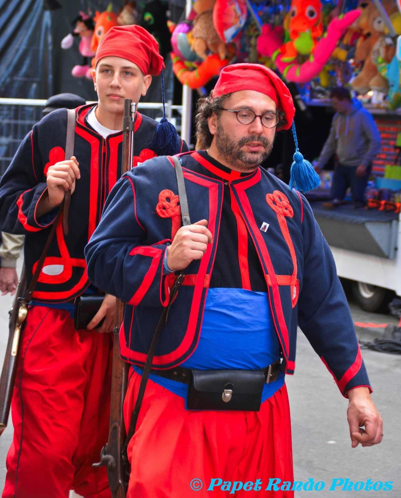 Comme  chaque année une bonne ambiance, VIVE LA WALLONIE, photos Les Celebres Molons, Les Alfers Namurois, La Frairie des Masuis et Cotelis Jambois,Les Alfers,Zouaves de Malonne, Alba Pipe Band 