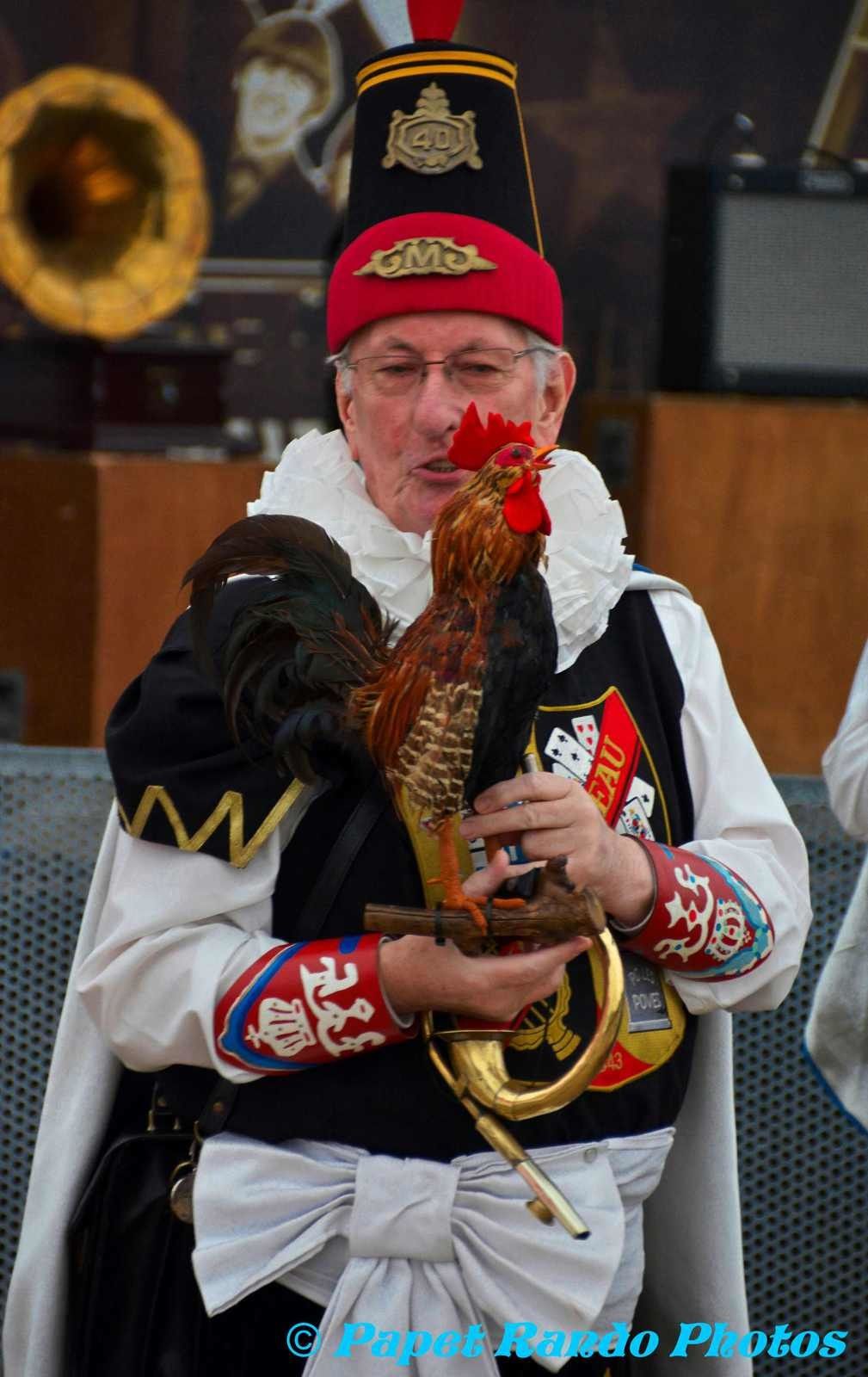 Comme  chaque année une bonne ambiance, VIVE LA WALLONIE, photos Les Celebres Molons, Les Alfers Namurois, La Frairie des Masuis et Cotelis Jambois,Les Alfers,Zouaves de Malonne, Alba Pipe Band 
