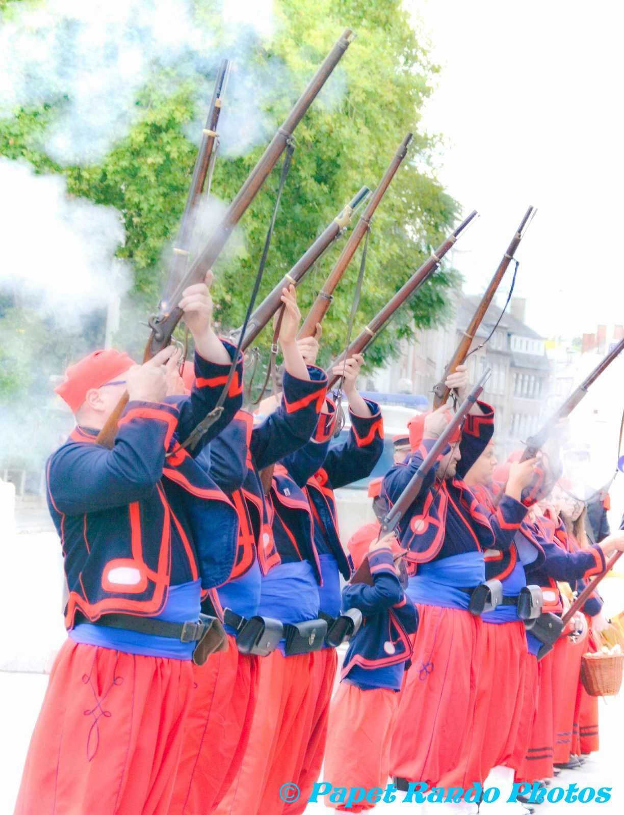 Comme  chaque année une bonne ambiance, VIVE LA WALLONIE, photos Les Celebres Molons, Les Alfers Namurois, La Frairie des Masuis et Cotelis Jambois,Les Alfers,Zouaves de Malonne, Alba Pipe Band 