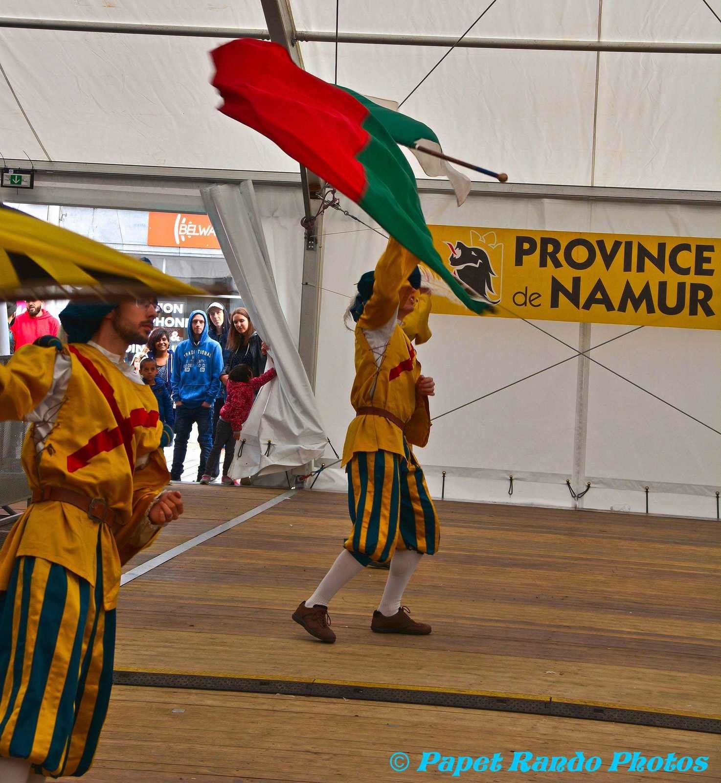 Comme  chaque année une bonne ambiance, VIVE LA WALLONIE, photos Les Celebres Molons, Les Alfers Namurois, La Frairie des Masuis et Cotelis Jambois,Les Alfers,Zouaves de Malonne, Alba Pipe Band 