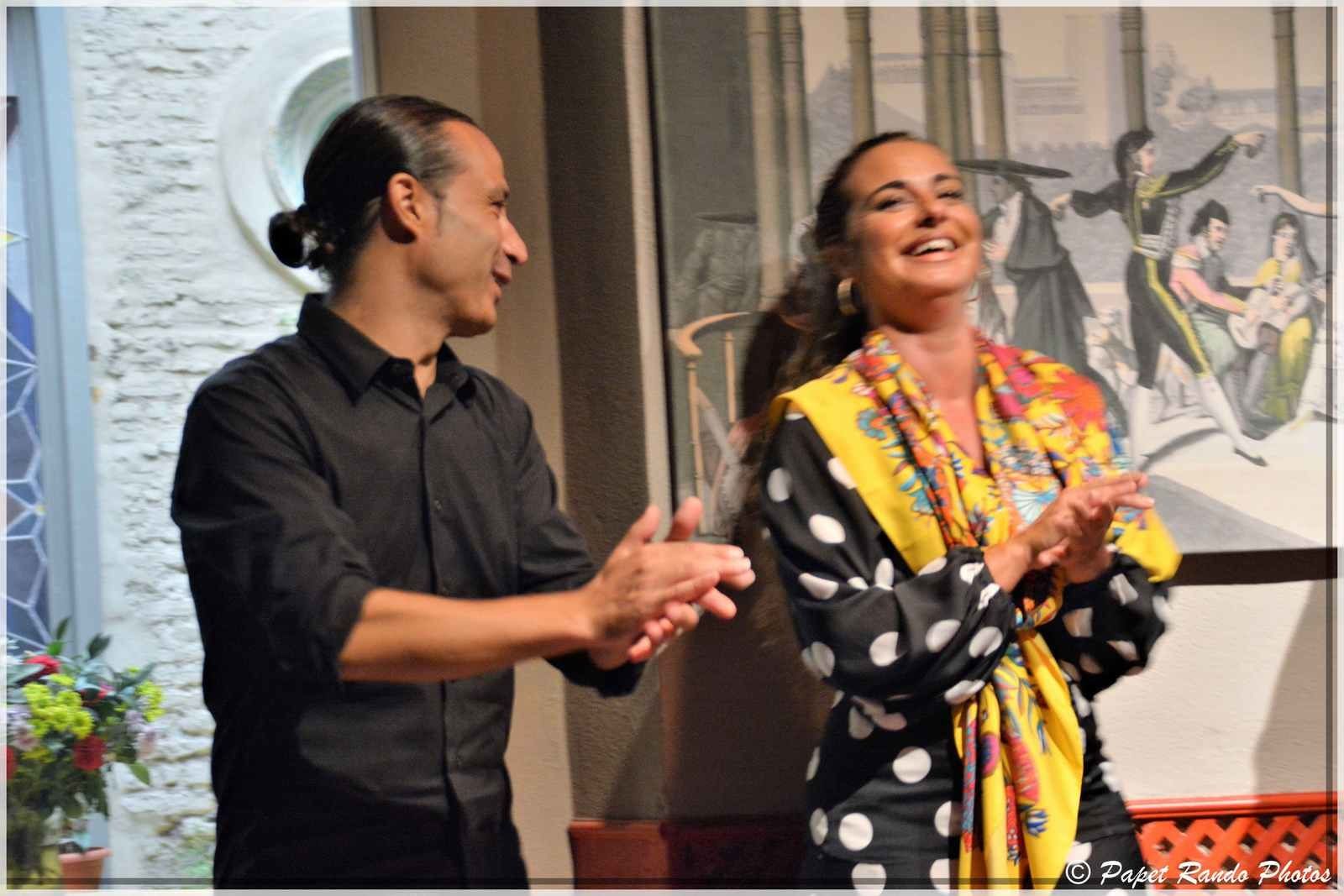 SEVILLE a voir au moins une fois dans votre vie, ville magnifique, bien sur du Flamenco partout, j'y etais aussi pour cela, encore un grand merci aux connaissances du Flamenco pour les bonnes adresses