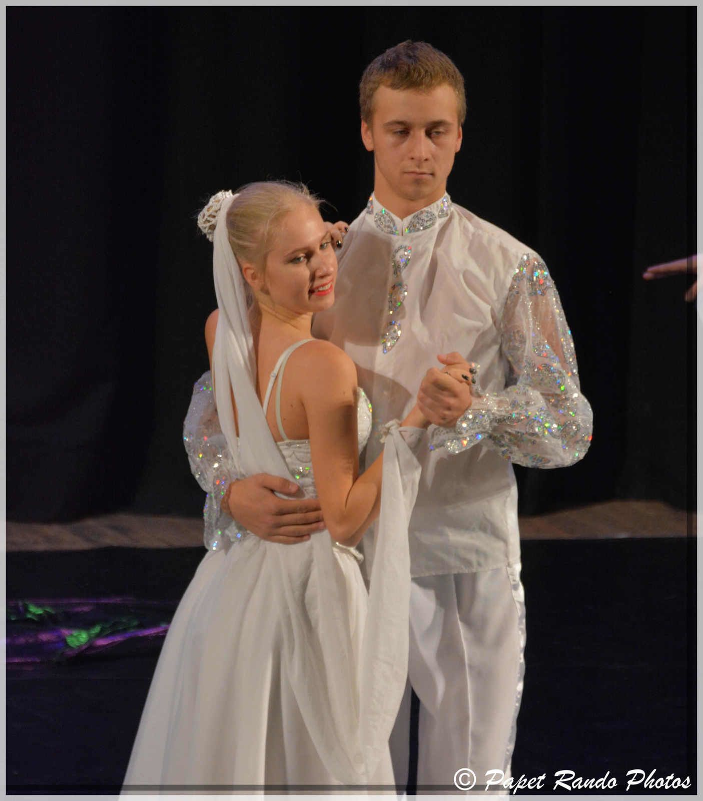 Toujours trés beau le Folklore, venu en  Wallonie, grace a asbl A.R.R.E.T. (accueil des enfants de Tchernobyl)  BRAVO, MERCI pour leur ART & TRADITION 