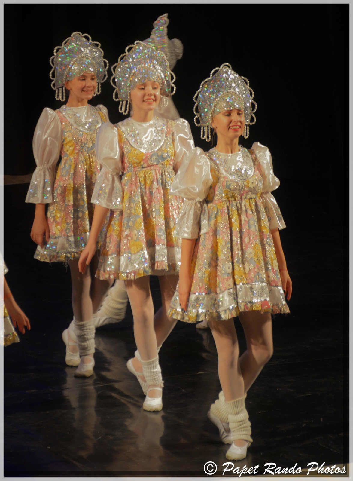 Toujours trés beau le Folklore, venu en  Wallonie, grace a asbl A.R.R.E.T. (accueil des enfants de Tchernobyl)  BRAVO, MERCI pour leur ART & TRADITION 