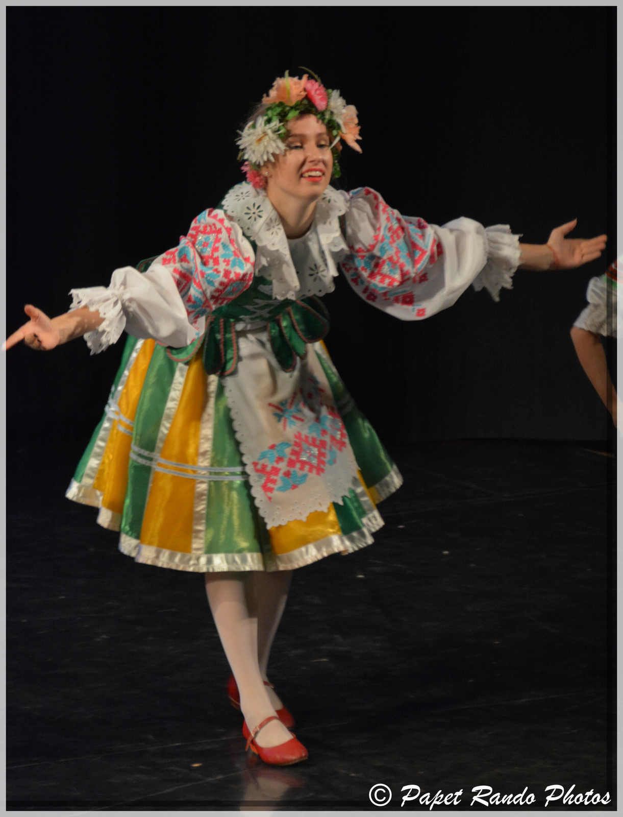 Toujours trés beau le Folklore, venu en  Wallonie, grace a asbl A.R.R.E.T. (accueil des enfants de Tchernobyl)  BRAVO, MERCI pour leur ART & TRADITION 