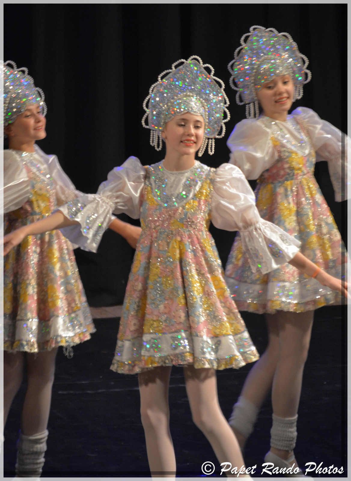 Toujours trés beau le Folklore, venu en  Wallonie, grace a asbl A.R.R.E.T. (accueil des enfants de Tchernobyl)  BRAVO, MERCI pour leur ART & TRADITION 