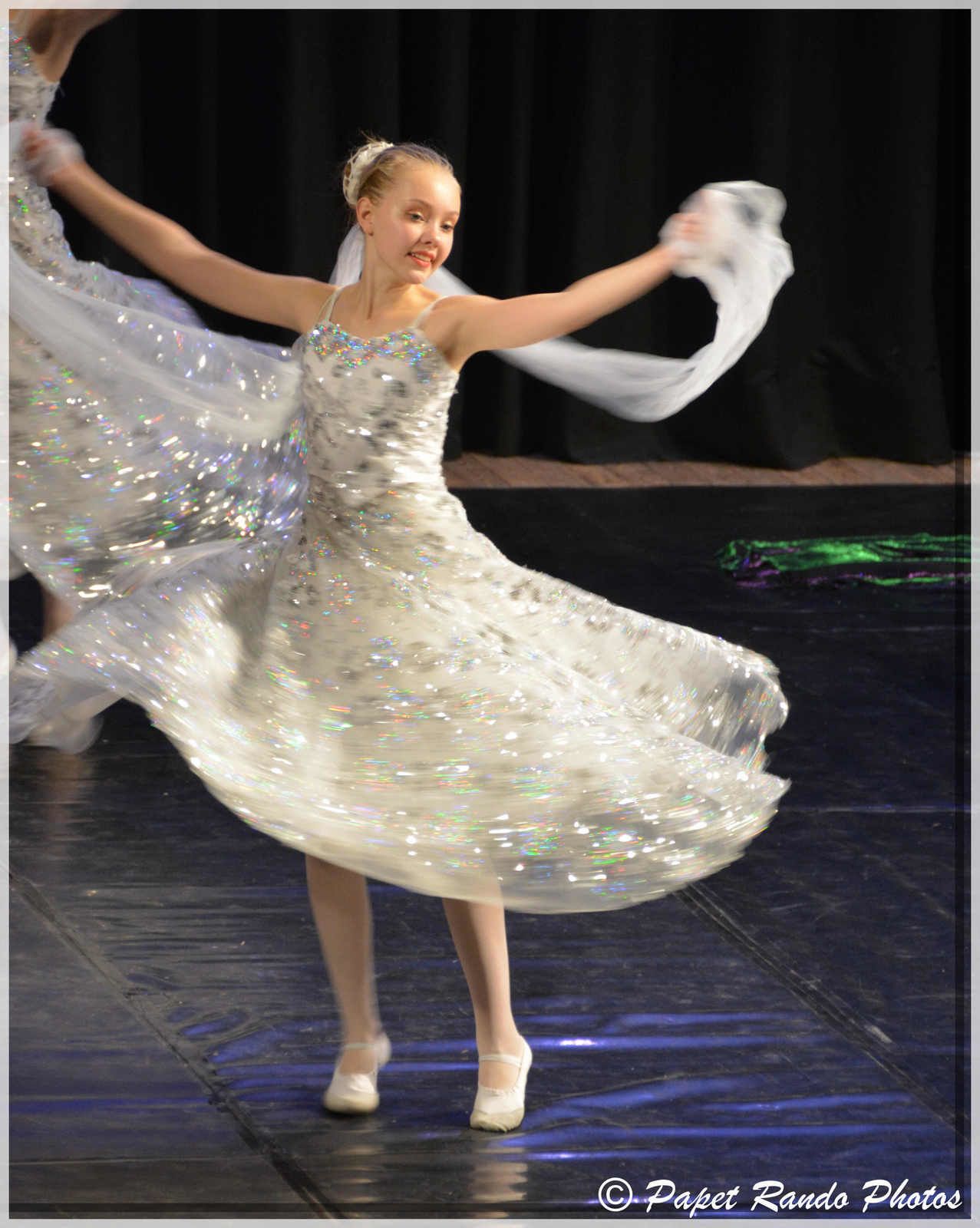 Toujours trés beau le Folklore, venu en  Wallonie, grace a asbl A.R.R.E.T. (accueil des enfants de Tchernobyl)  BRAVO, MERCI pour leur ART & TRADITION 