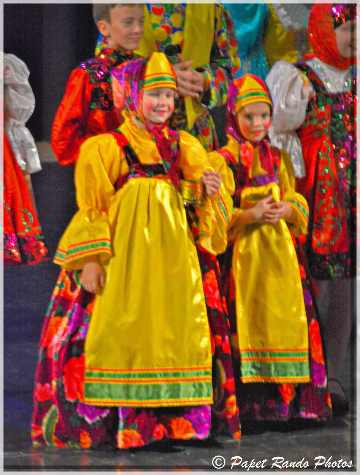 Toujours trés beau le Folklore, venu en  Wallonie, grace a asbl A.R.R.E.T. (accueil des enfants de Tchernobyl)  BRAVO, MERCI pour leur ART & TRADITION 