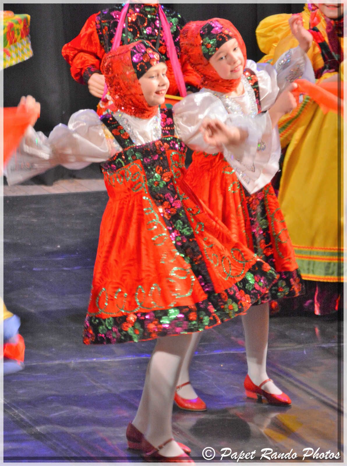 Toujours trés beau le Folklore, venu en  Wallonie, grace a asbl A.R.R.E.T. (accueil des enfants de Tchernobyl)  BRAVO, MERCI pour leur ART & TRADITION 