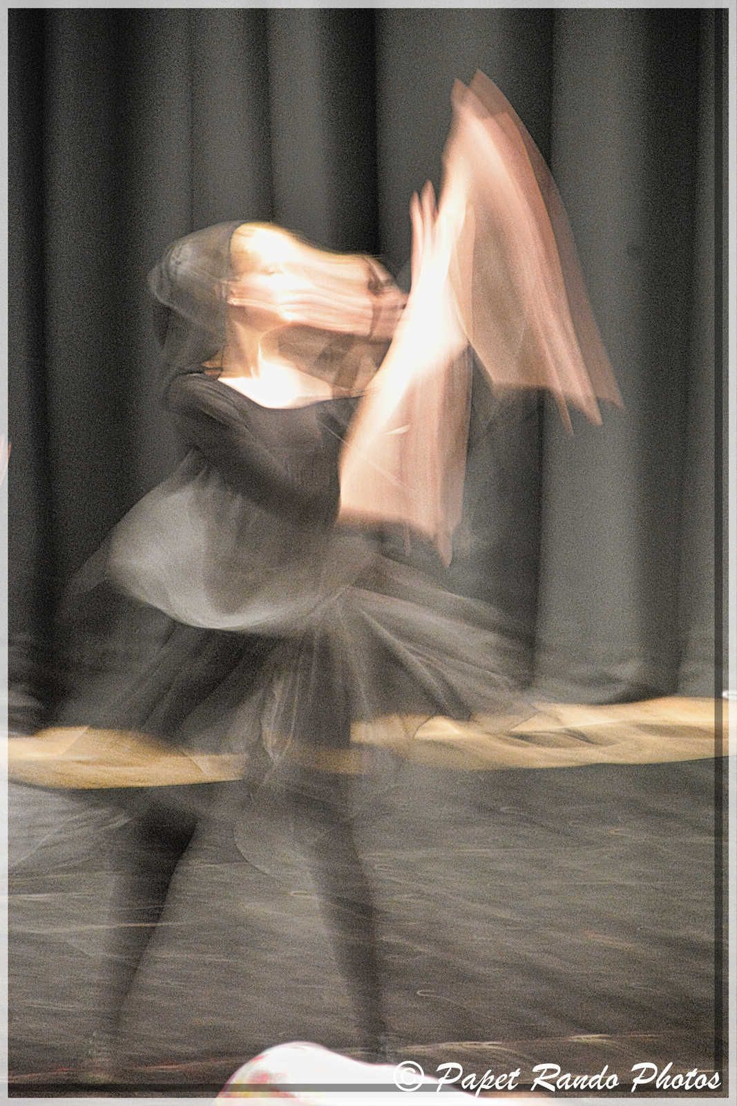 Toujours trés beau le Folklore, venu en  Wallonie, grace a asbl A.R.R.E.T. (accueil des enfants de Tchernobyl)  BRAVO, MERCI pour leur ART & TRADITION 