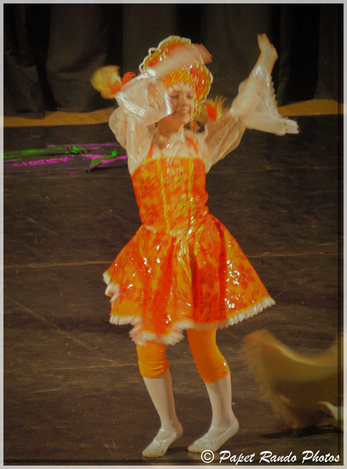Toujours trés beau le Folklore, venu en  Wallonie, grace a asbl A.R.R.E.T. (accueil des enfants de Tchernobyl)  BRAVO, MERCI pour leur ART & TRADITION 