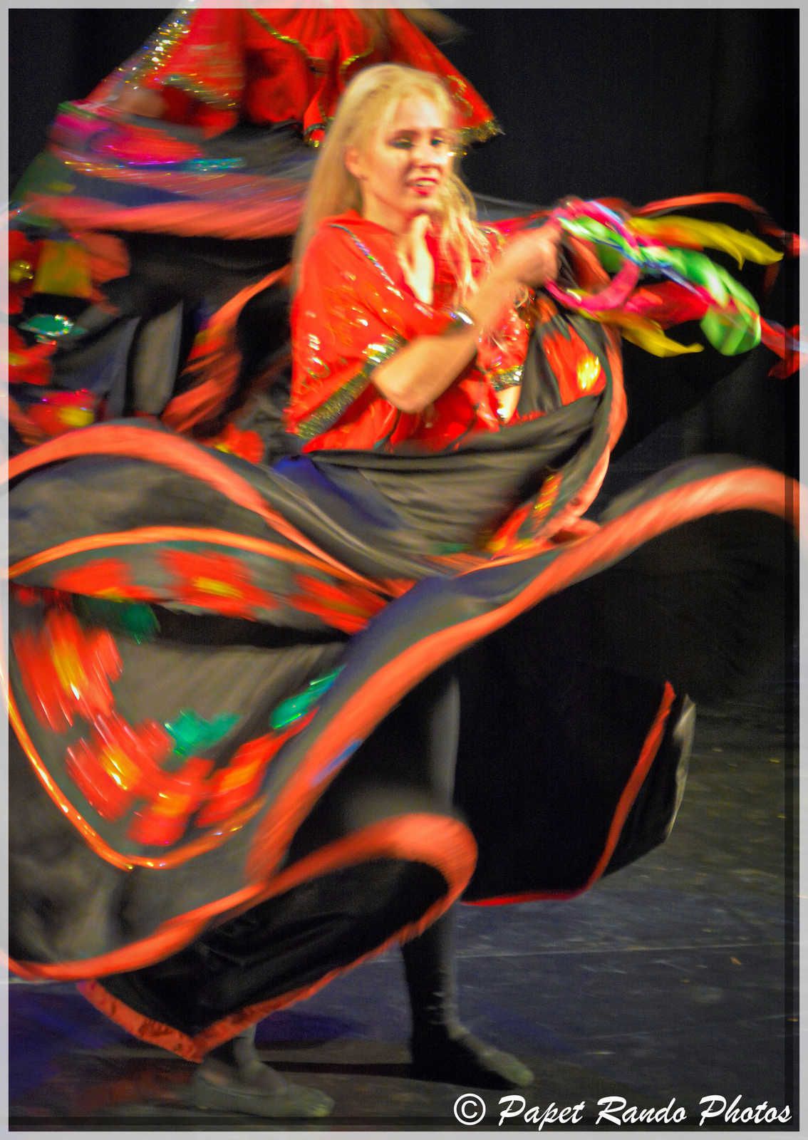 Toujours trés beau le Folklore, venu en  Wallonie, grace a asbl A.R.R.E.T. (accueil des enfants de Tchernobyl)  BRAVO, MERCI pour leur ART & TRADITION 