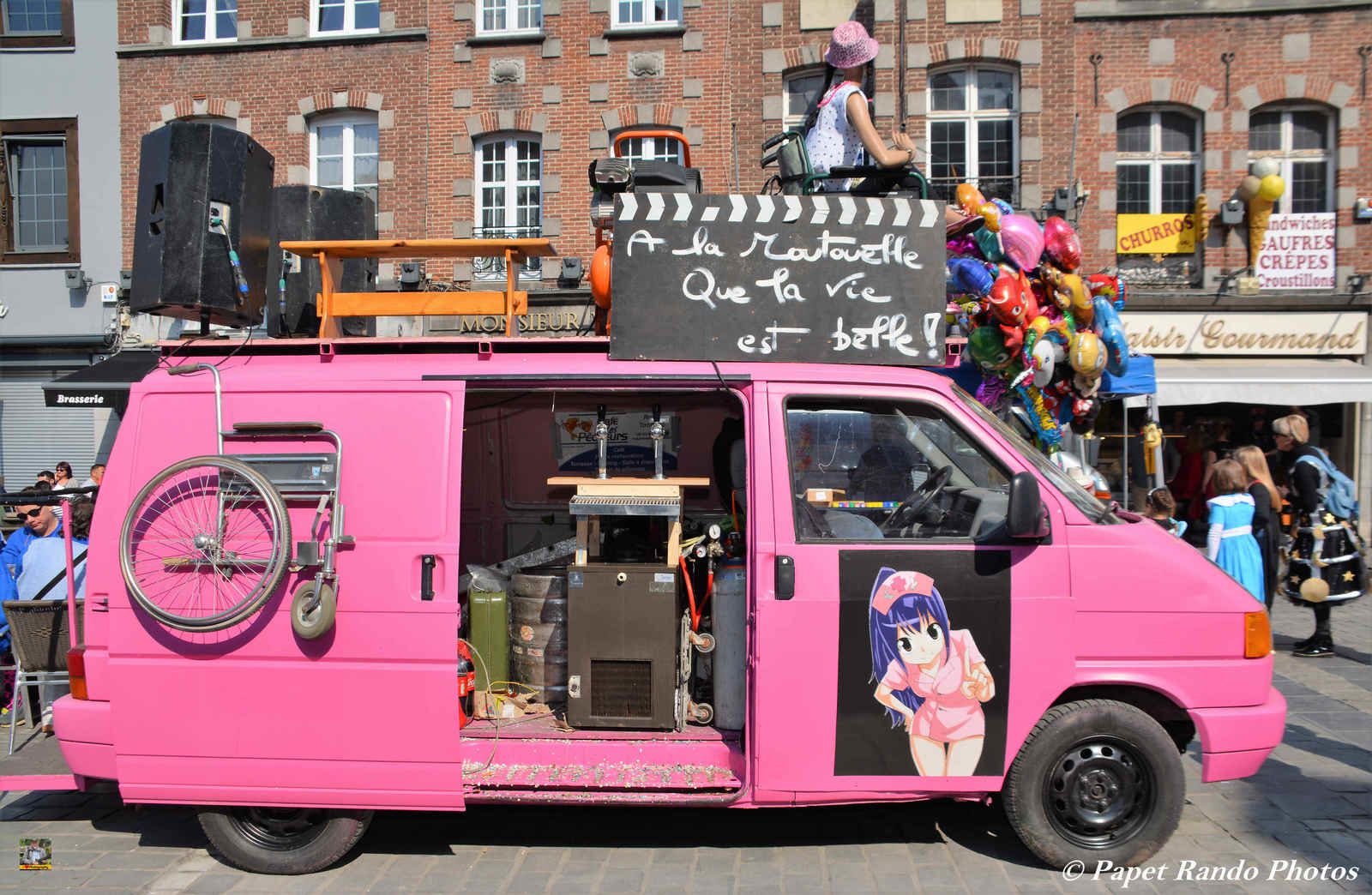 Un Carnaval a voir, avec une Bonne Ambiance, le point fort pour moi, des participants extra, sympa, ( pas toujours le cas, car a des endroits certains ont la grosse tete) un vrai plaisir pour les photographes MERCI  