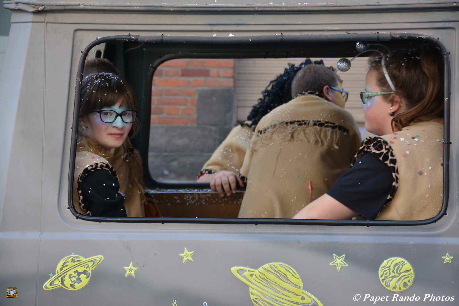 Un Carnaval a voir, avec une Bonne Ambiance, le point fort pour moi, des participants extra, sympa, ( pas toujours le cas, car a des endroits certains ont la grosse tete) un vrai plaisir pour les photographes MERCI  