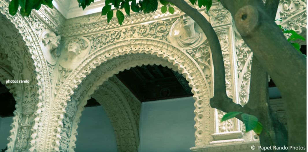 La Cathedrale de Sevilla,inaugurée en 1182 devenue gothique, aussi la plus grande, avec des parties de l'ancienne mosquée, ensuite photos dans la ville 