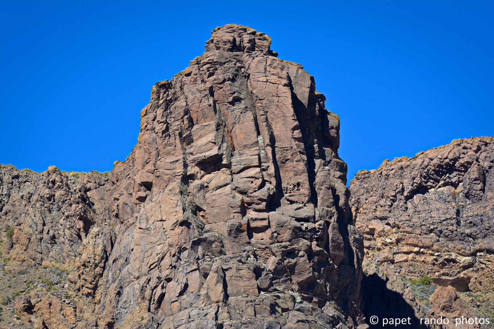 Photos Safari Jeep & a pied,sur 14 ans, Avec les Viperines Rouge une référence du Parc,( en mai, aout, octobre) aussi le cratère du Pico 3134 m , le sommet du Teide 3718 