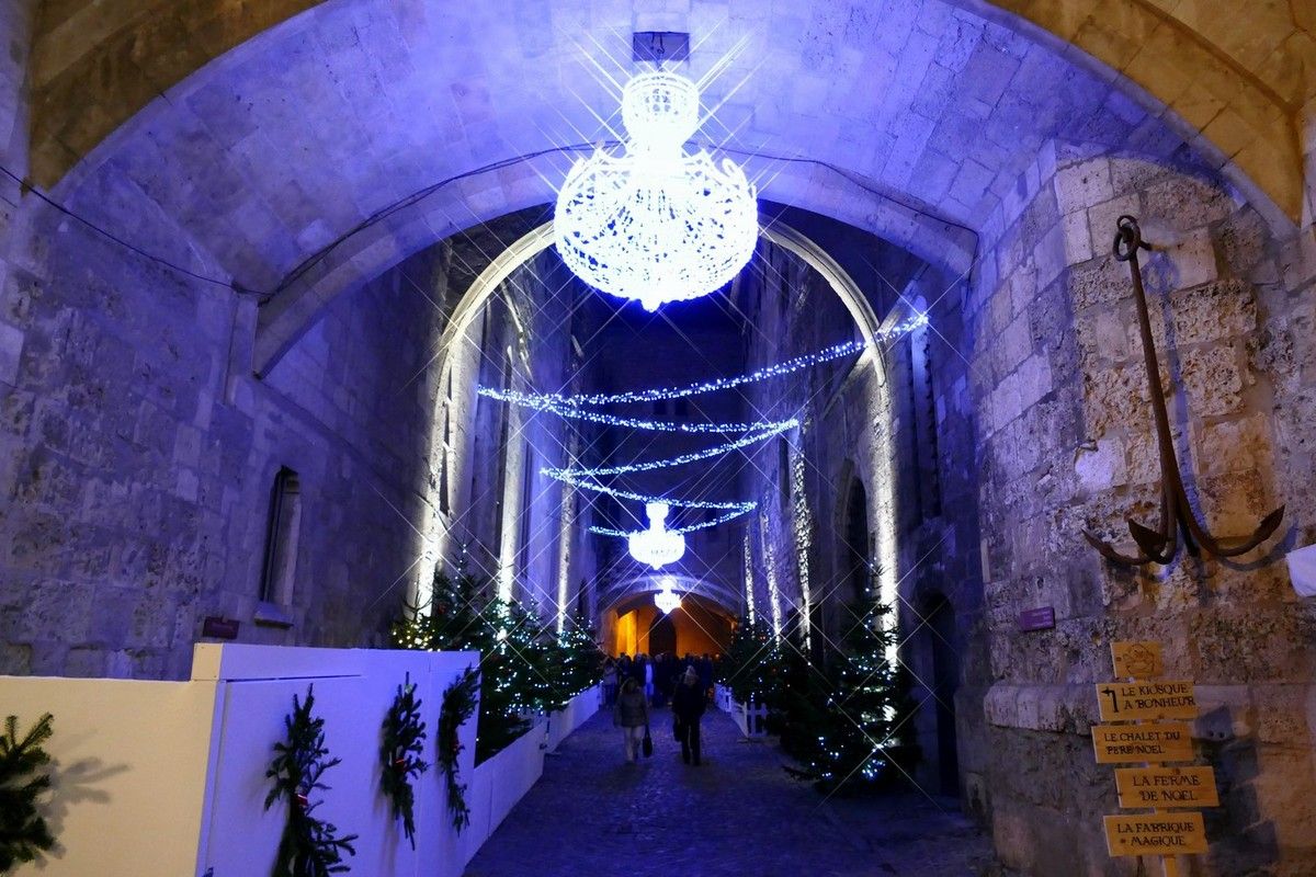 Le centre ville revêt ses habits de lumière en cette fin d'année (décembre 2015, images personnelles)